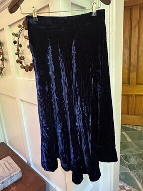✨ Late 60s Vintage Midnight Blue Crushed Velvet Skirt – Madeleine Hill Company ✨